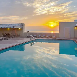 https://beach-quarters-resort.hotels-in-virginia-beach.com