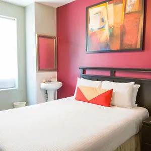 https://broadway-hotel-and-hostel.us-newyorkcity.com
